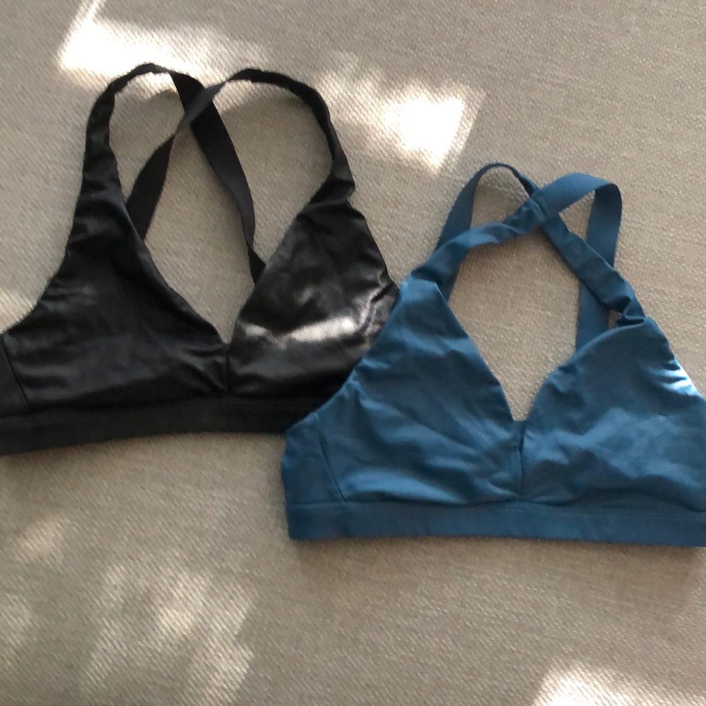 2 Victoria secret sports bras